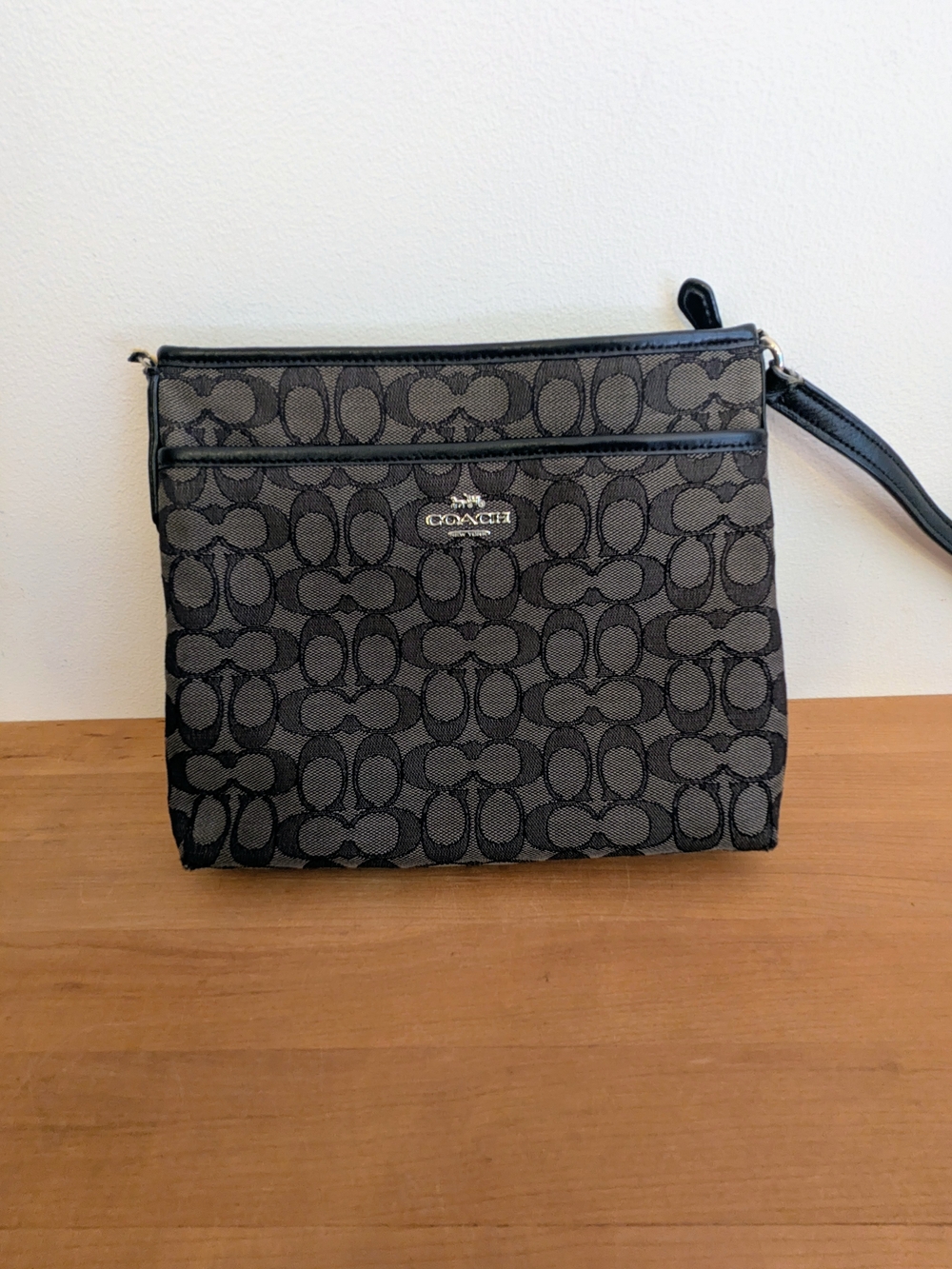 Coach Signature Crossbody Bag Black Gray –** Broken Strap / Repair Needed**